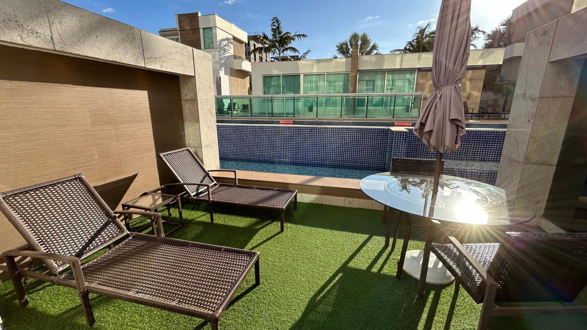 Jade Hotel Brasilia Candangolandia Exterior foto Rooftop pool at the hotel